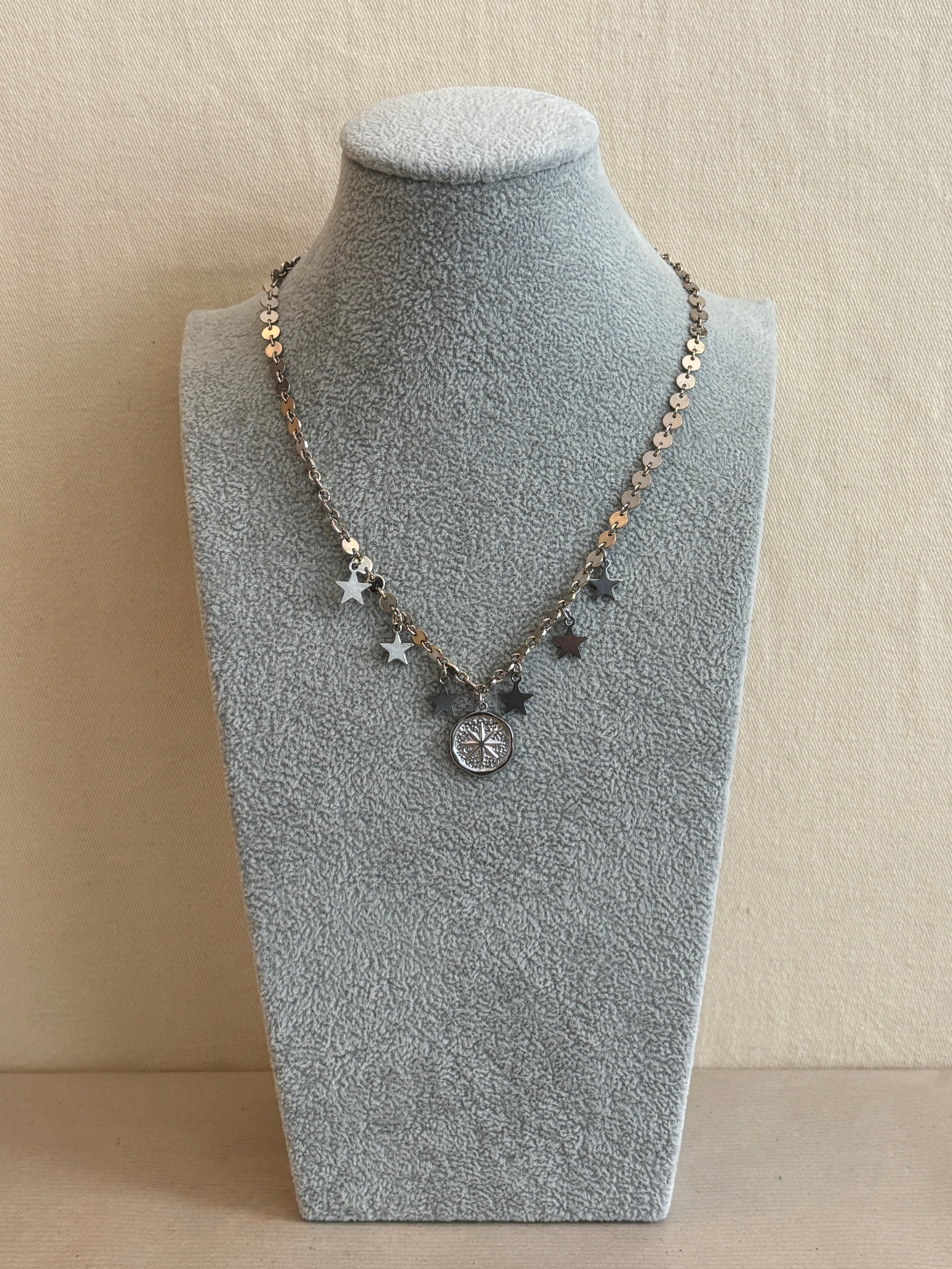 Celestial choker