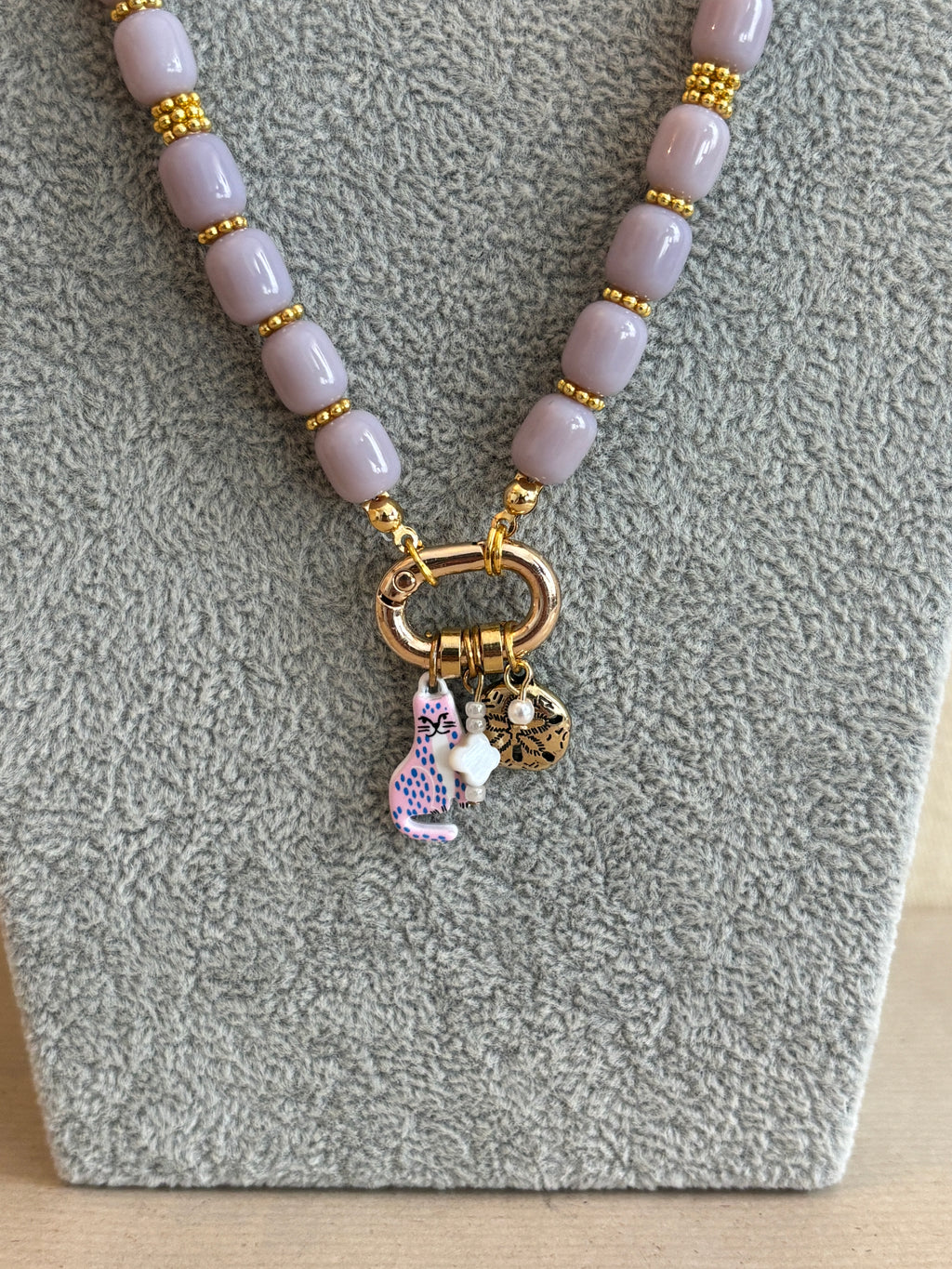 Mauve Boss
