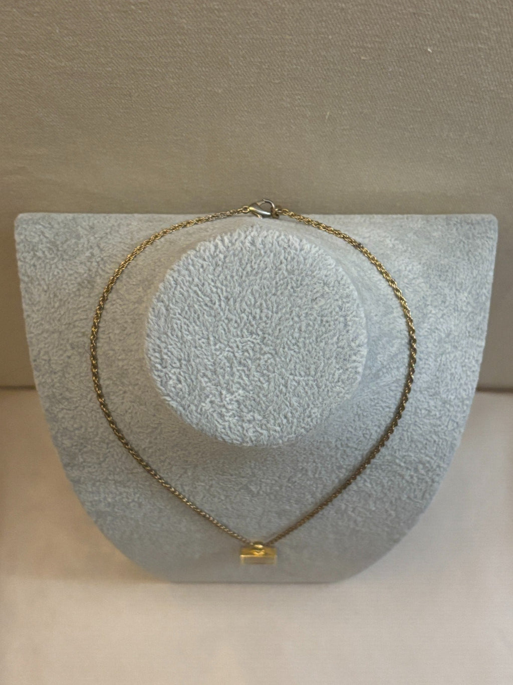 ✨ Gilded Frame Square Necklace